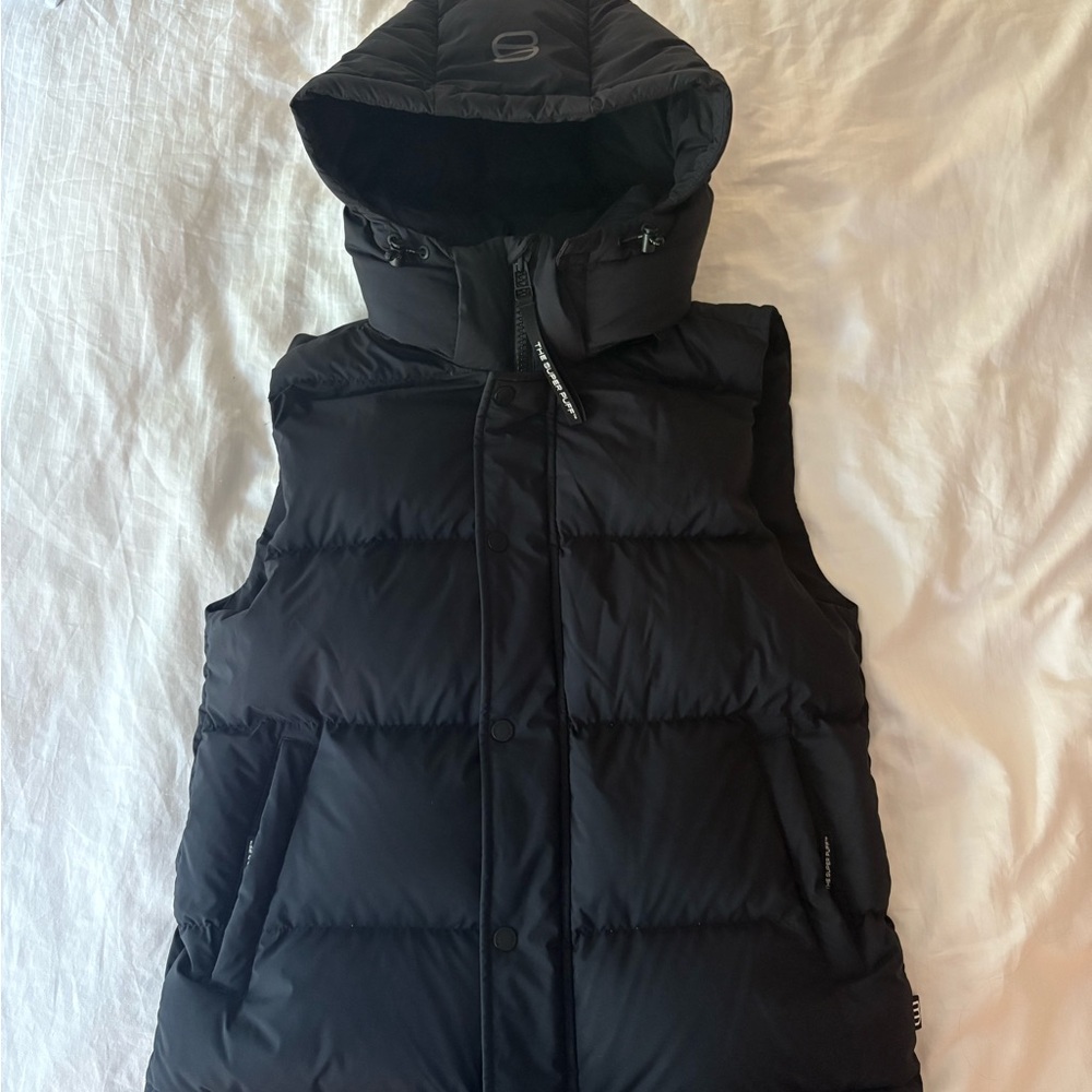WORN TWICE Aritzia Superpuff Original Vest